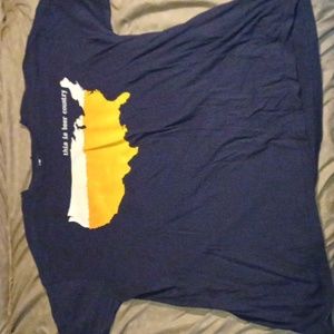 BEER COUNTRY NOVELTY TSHIRT SIZE XL BLUE